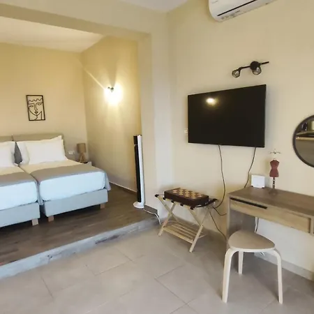 Sea And Sun Beachfront Holidy Apartament Pigianos Kampos (Crete)