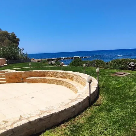 Sea And Sun Beachfront Holidy Apartament