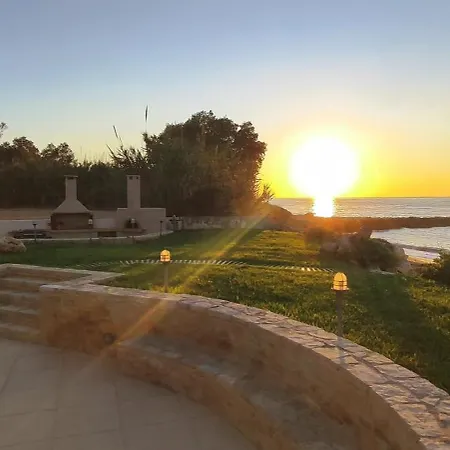 Apartament Sea And Sun Beachfront Holidy